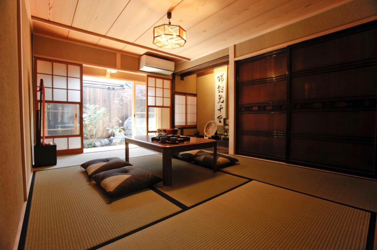 京町家の宿 三石 Kyoto Exterior photo
